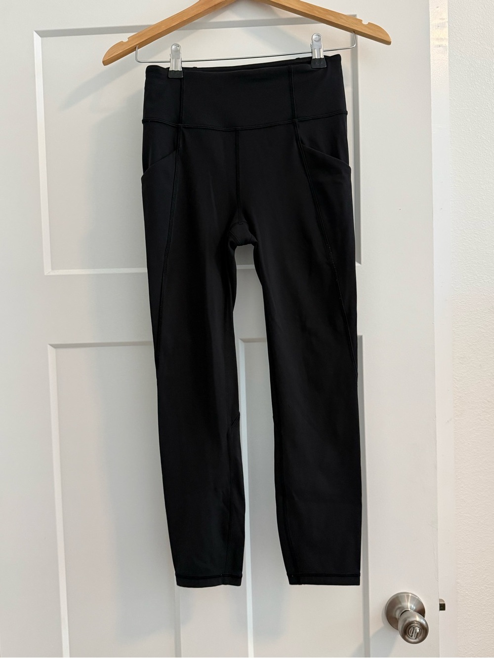lululemon athletica Black Athletic Leggings - Picture 3 of 4